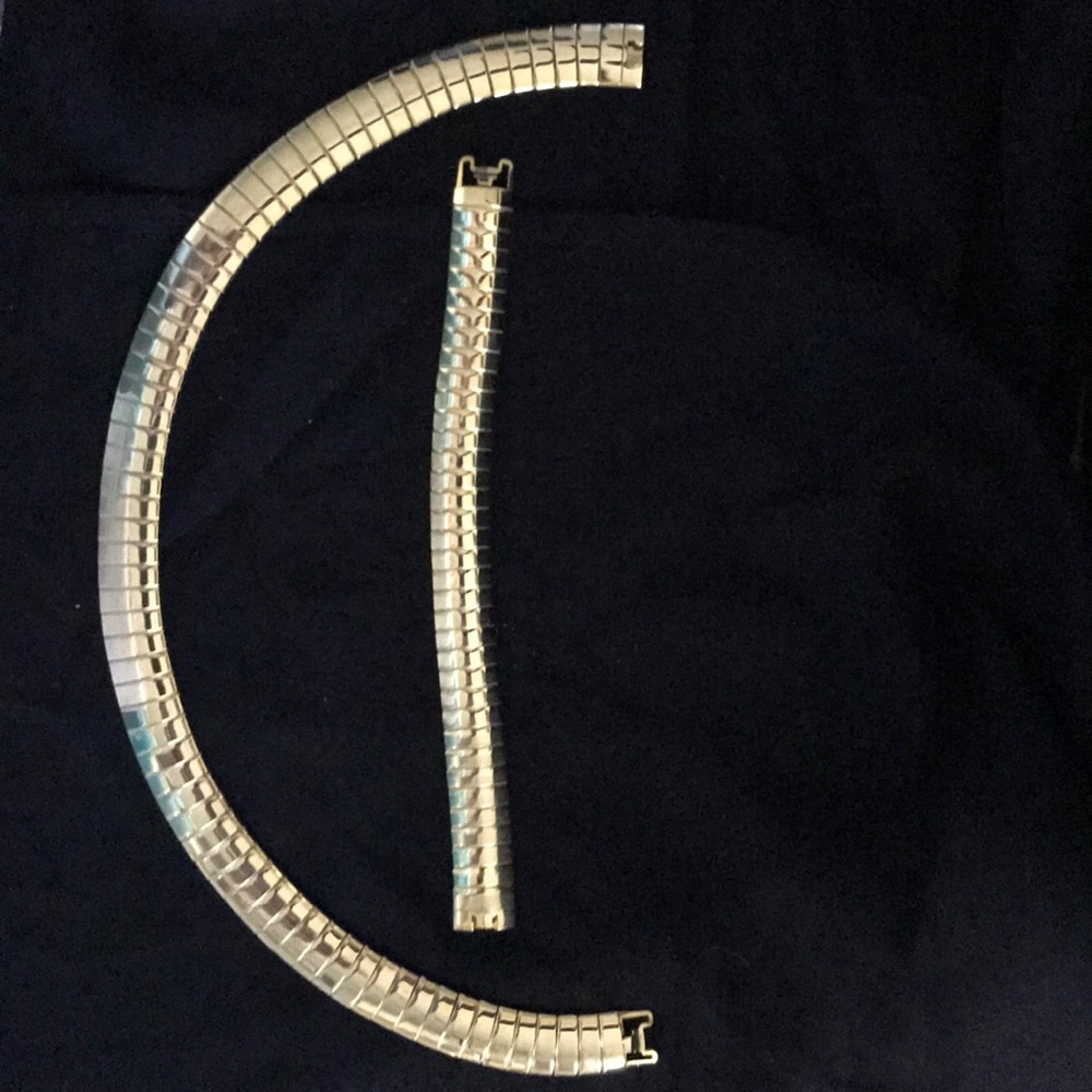 Necklace and bracelet set - Picture 3 of 3